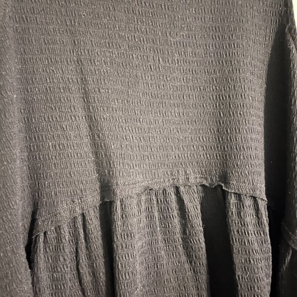 Entro Black Smocked Peplum Top - Large - Picture 3 of 4